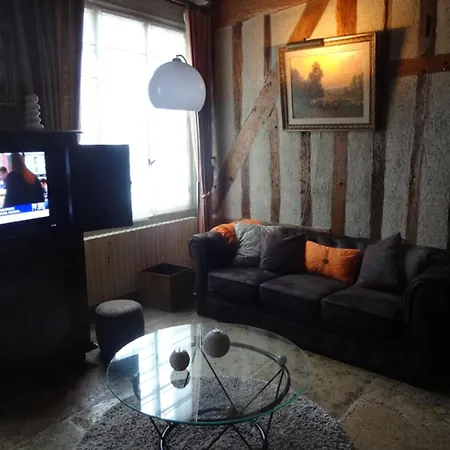 Medievale A Avec Jardin Clos, Animaux Acceptes, Wifi Et Parking Securise - Fr-1-527-79 * 乌当