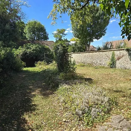 Medievale A Avec Jardin Clos, Animaux Acceptes, Wifi Et Parking Securise Country house